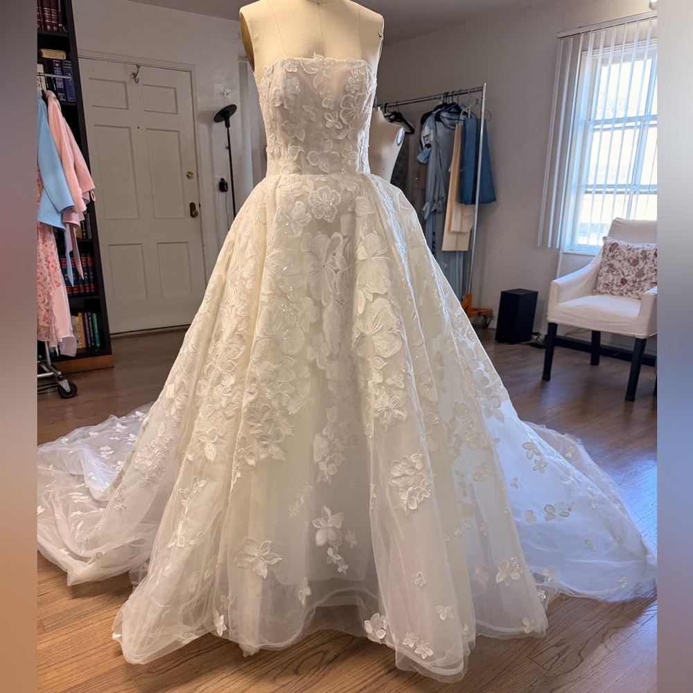 Galia Lahav wedding gown - Picture 3 of 4